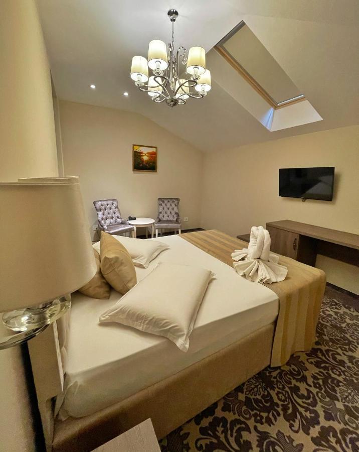 J'Adore Boutique Hotel Lugoj Bagian luar foto