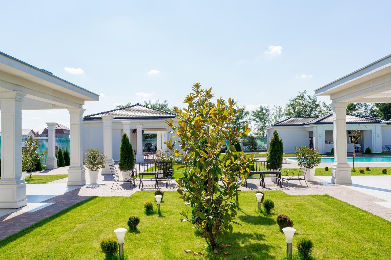 J'Adore Boutique Hotel Lugoj Bagian luar foto