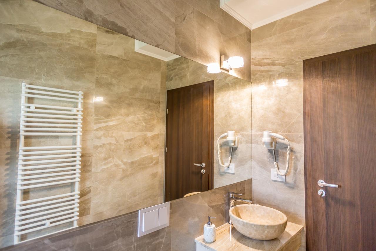 J'Adore Boutique Hotel Lugoj Bagian luar foto