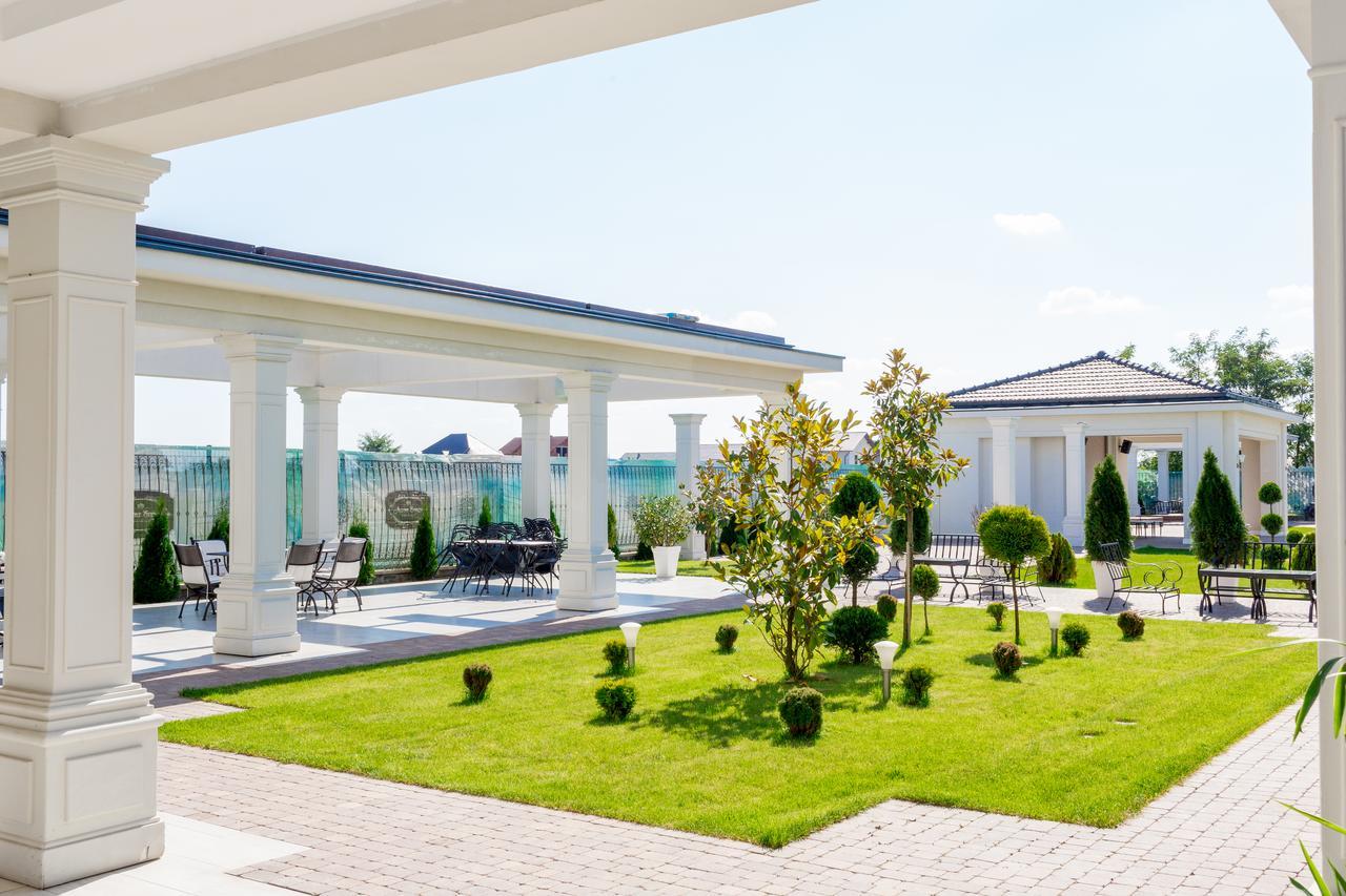 J'Adore Boutique Hotel Lugoj Bagian luar foto