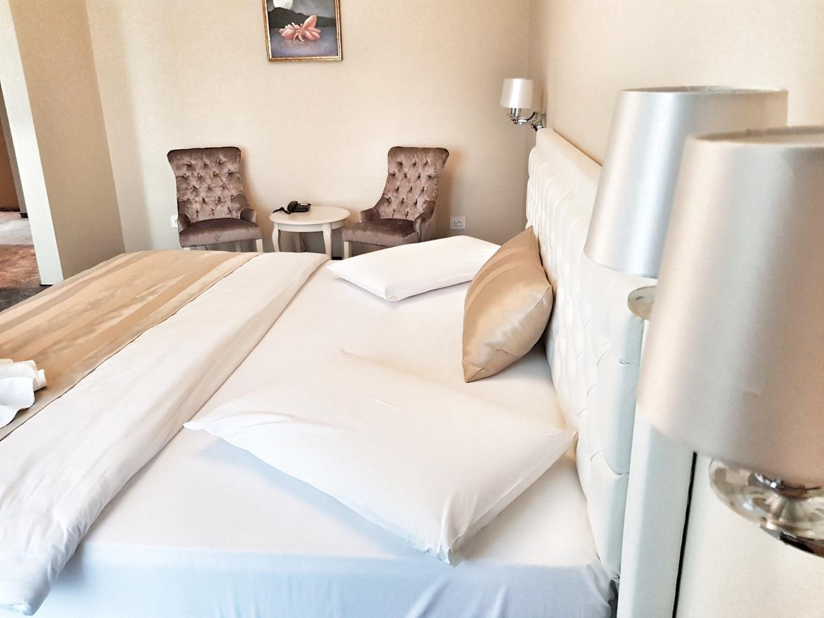 J'Adore Boutique Hotel Lugoj Bagian luar foto