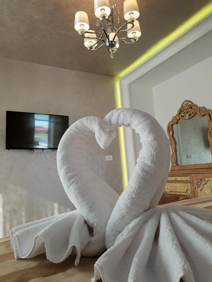 J'Adore Boutique Hotel Lugoj Bagian luar foto