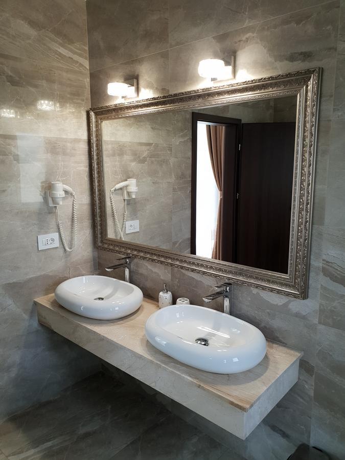 J'Adore Boutique Hotel Lugoj Bagian luar foto